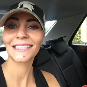 Meet your Posher, Melmelissa